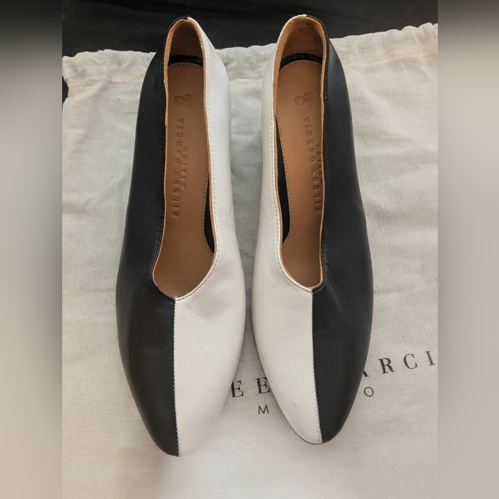 Eileen Garcia Black/White Handcrafted Leather Pumps